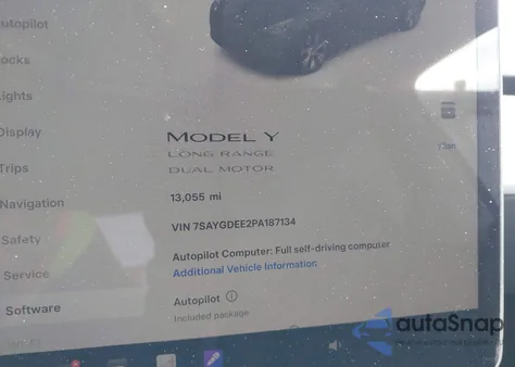 2023 Tesla Model Y Awd/Long Range Dual Motor All-Wheel Drive z USA, uszkodzony, nr VIN 7SAYGDEE2PA187134